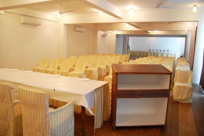 Alka Hotel Udaipur Ngoại thất bức ảnh